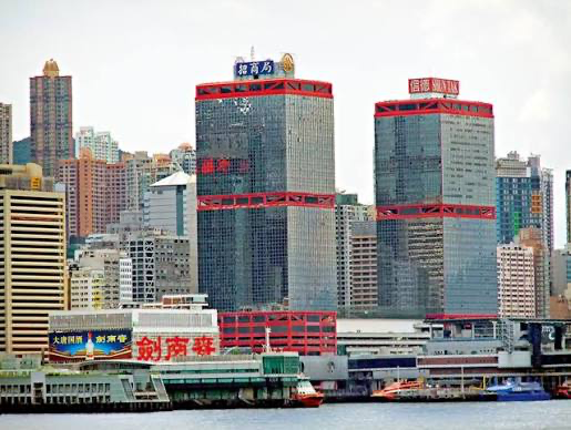 上環信德中心，香港往返廣州番禺長隆跨境巴士的上車點，位於港島核心商業區、交通四通八達。